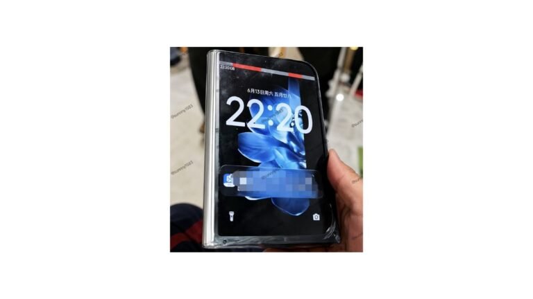 Leaked Xiaomi foldable smartphone showing HyperOS 4 with Xiaomi 17 Fold or Mix Fold 5 branding speculation