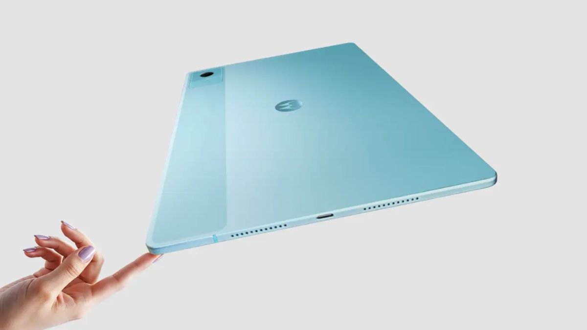 Moto Pad 70 Launched in India With 12.1-Inch 2.5K Screen & Bundled Stylus