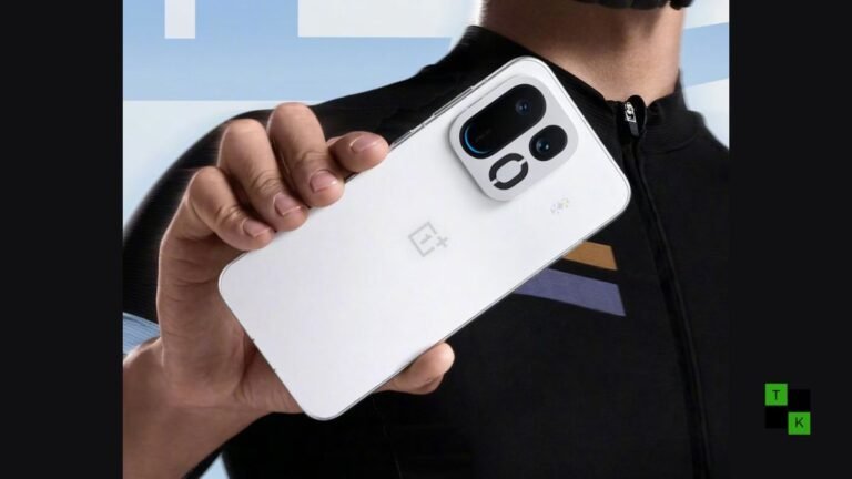 OnePlus Ace 7 Pro and Ace 7 smartphones in Silver and Black finishes showing rear 200MP camera housing and active cooling exhaust grilles.